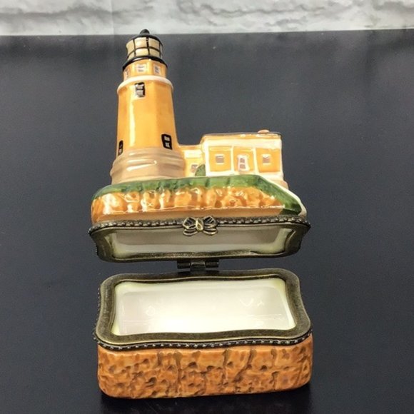 Vintage Lighthouse Hinged trinket box - Picture 3 of 4